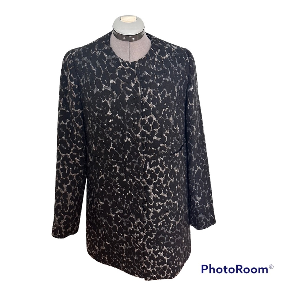 Kenneth Cole New York cheetah print button down pea  coat in size 10